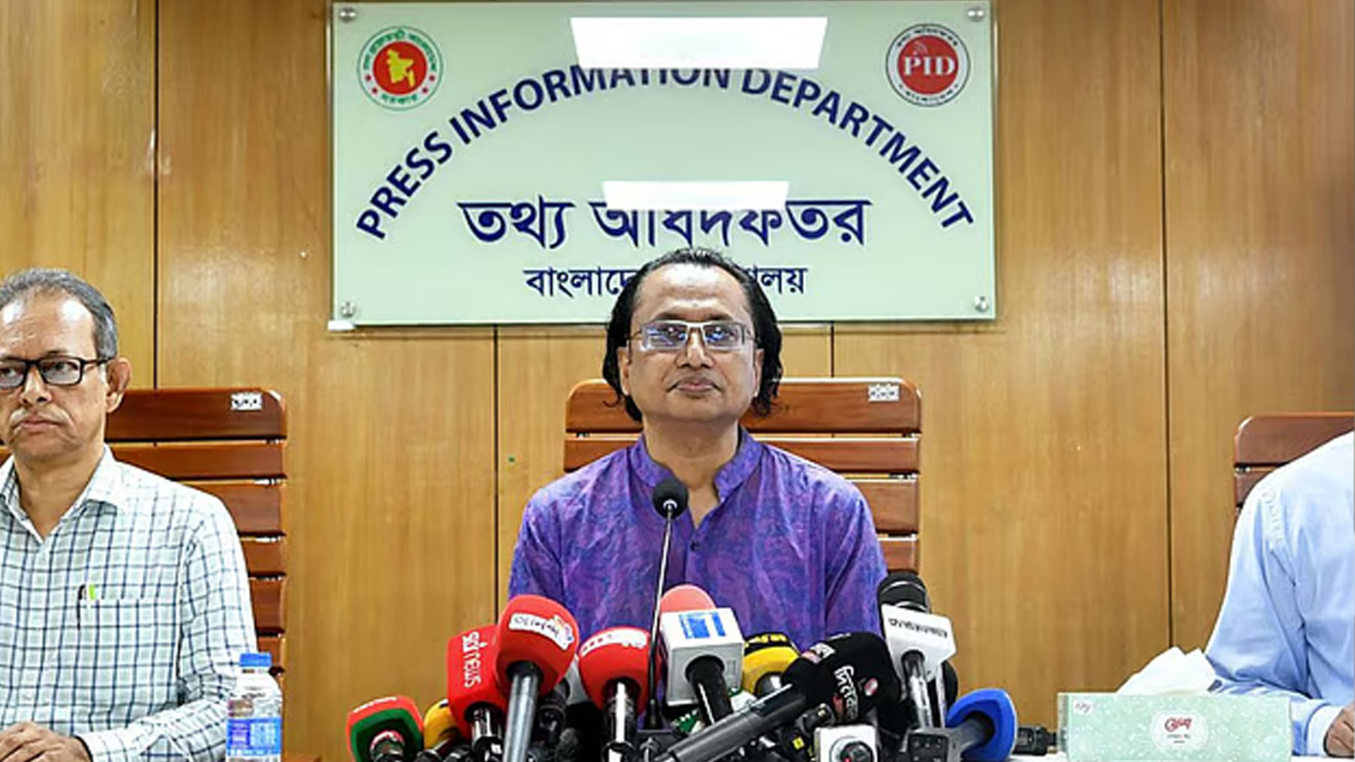 ‘আওয়ামী লীগ রাজনৈতিক দল নয়, মাফিয়া গ্যাং’: তথ্য উপদেষ্টা